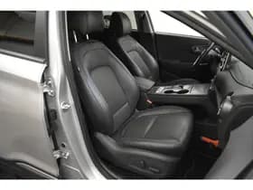 Hyundai Kona EV Premium 64 kWh Warmtepomp Trekhaak SOH 100% 3-Fase CCS Laden Leder Camera thumbnail 35