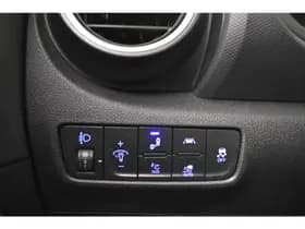 Hyundai Kona EV Premium 64 kWh Warmtepomp Trekhaak SOH 100% 3-Fase CCS Laden Leder Camera thumbnail 46