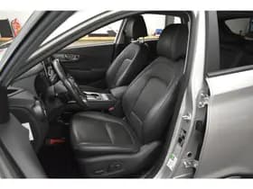 Hyundai Kona EV Premium 64 kWh Warmtepomp Trekhaak SOH 100% 3-Fase CCS Laden Leder Camera thumbnail 7