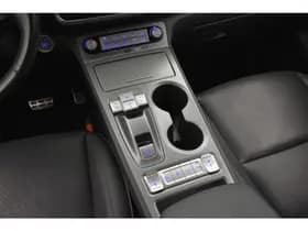 Hyundai Kona EV Premium 64 kWh Warmtepomp Trekhaak SOH 100% 3-Fase CCS Laden Leder Camera thumbnail 8