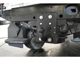 Land Rover Defender 2.4 TD 110 SW E 7 P thumbnail 2