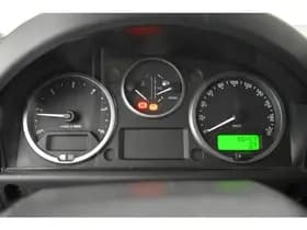 Land Rover Defender 2.4 TD 110 SW E 7 P thumbnail 14