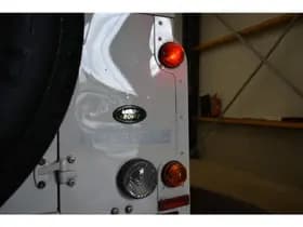 Land Rover Defender 2.4 TD 110 SW E 7 P thumbnail 24