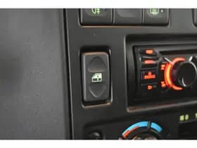 Land Rover Defender 2.4 TD 110 SW E 7 P thumbnail 26