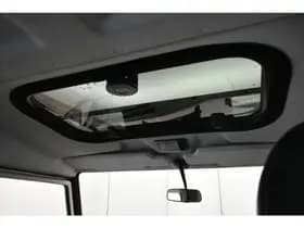 Land Rover Defender 2.4 TD 110 SW E 7 P thumbnail 6