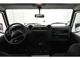 Land Rover Defender 2.4 TD 110 SW E 7 P thumbnail 7