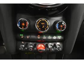 MINI Cooper Mini 1.5 60 Years Edition Panodak Vol Leder Harman Cardon Zwarte hemel Navi thumbnail 16