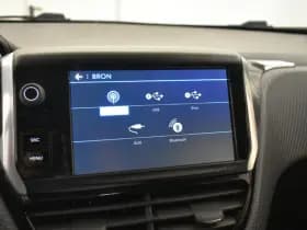 Peugeot 2008 1.2 PureTech 110PK Automaat Navi Cruise PDC V+A thumbnail 40