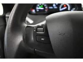 Peugeot 2008 1.2 PureTech 110PK Automaat Navi Cruise PDC V+A thumbnail 8