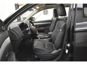 Mitsubishi Outlander 2.0 PHEV Instyle X-Line Dealer onderhouden Trekhaak Pano Vol Leder Camera thumbnail 2