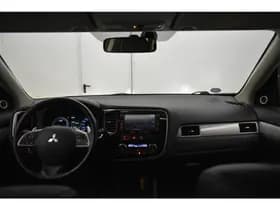 Mitsubishi Outlander 2.0 PHEV Instyle X-Line Dealer onderhouden Trekhaak Pano Vol Leder Camera thumbnail 33