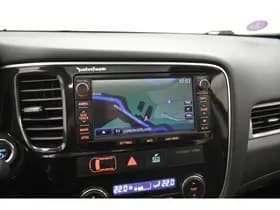 Mitsubishi Outlander 2.0 PHEV Instyle X-Line Dealer onderhouden Trekhaak Pano Vol Leder Camera thumbnail 8