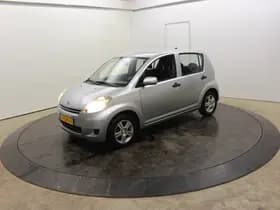 Daihatsu Sirion 2 1.0-12V 70PK Premium 5 Pers 5Drs Airco El Ramen APK 11-2026 thumbnail 34