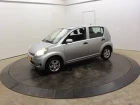 Daihatsu Sirion 2 1.0-12V 70PK Premium 5 Pers 5Drs Airco El Ramen APK 11-2026 thumbnail 35