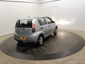 Daihatsu Sirion 2 1.0-12V 70PK Premium 5 Pers 5Drs Airco El Ramen APK 11-2026 thumbnail 50