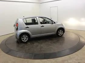 Daihatsu Sirion 2 1.0-12V 70PK Premium 5 Pers 5Drs Airco El Ramen APK 11-2026 thumbnail 54