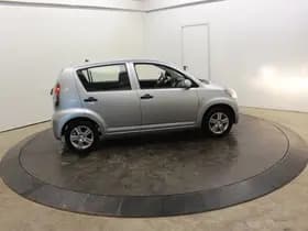 Daihatsu Sirion 2 1.0-12V 70PK Premium 5 Pers 5Drs Airco El Ramen APK 11-2026 thumbnail 55