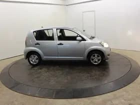 Daihatsu Sirion 2 1.0-12V 70PK Premium 5 Pers 5Drs Airco El Ramen APK 11-2026 thumbnail 57