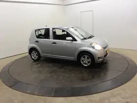 Daihatsu Sirion 2 1.0-12V 70PK Premium 5 Pers 5Drs Airco El Ramen APK 11-2026 thumbnail 59