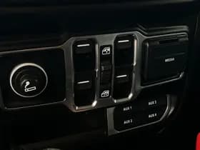 Jeep Wrangler Unlimited 4xe 380 Sahara thumbnail 33