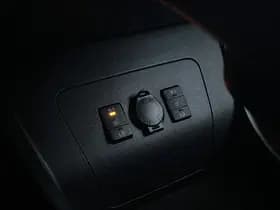 Toyota Prius 1.8 Plug-in Executive Business thumbnail 12