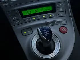 Toyota Prius 1.8 Plug-in Executive Business thumbnail 16