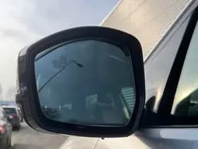 Land Rover Discovery Sport P300e 1.5 R-Dynamic SE thumbnail 4