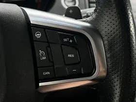 Land Rover Discovery Sport 2.0 TD4 HSE Luxury thumbnail 15