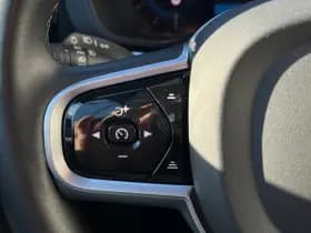 Volvo XC60 2.0 Recharge T8 AWD R-Design thumbnail 27