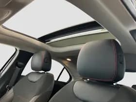 Mercedes-Benz A-Klasse 250 e AMG Premium Plus thumbnail 3