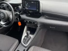 Toyota Yaris 1.5 Hybrid Dynamic thumbnail 16
