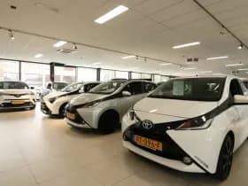 Toyota Yaris 1.5 Hybrid Dynamic thumbnail 25