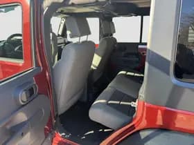 Jeep Wrangler Unlimited 2.8 CRD High Sport thumbnail 9