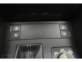 Lexus RC 300h F SPORT thumbnail 2