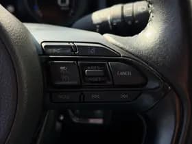 Toyota Yaris 1.5 Hybrid Dynamic thumbnail 11