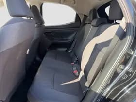 Toyota Yaris 1.5 Hybrid Dynamic thumbnail 18