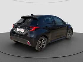 Toyota Yaris 1.5 Hybrid Dynamic thumbnail 3