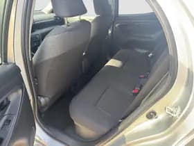 Toyota Yaris 1.5 Hybrid Dynamic thumbnail 18