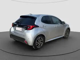 Toyota Yaris 1.5 Hybrid Dynamic thumbnail 3