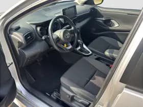 Toyota Yaris 1.5 Hybrid Dynamic thumbnail 7
