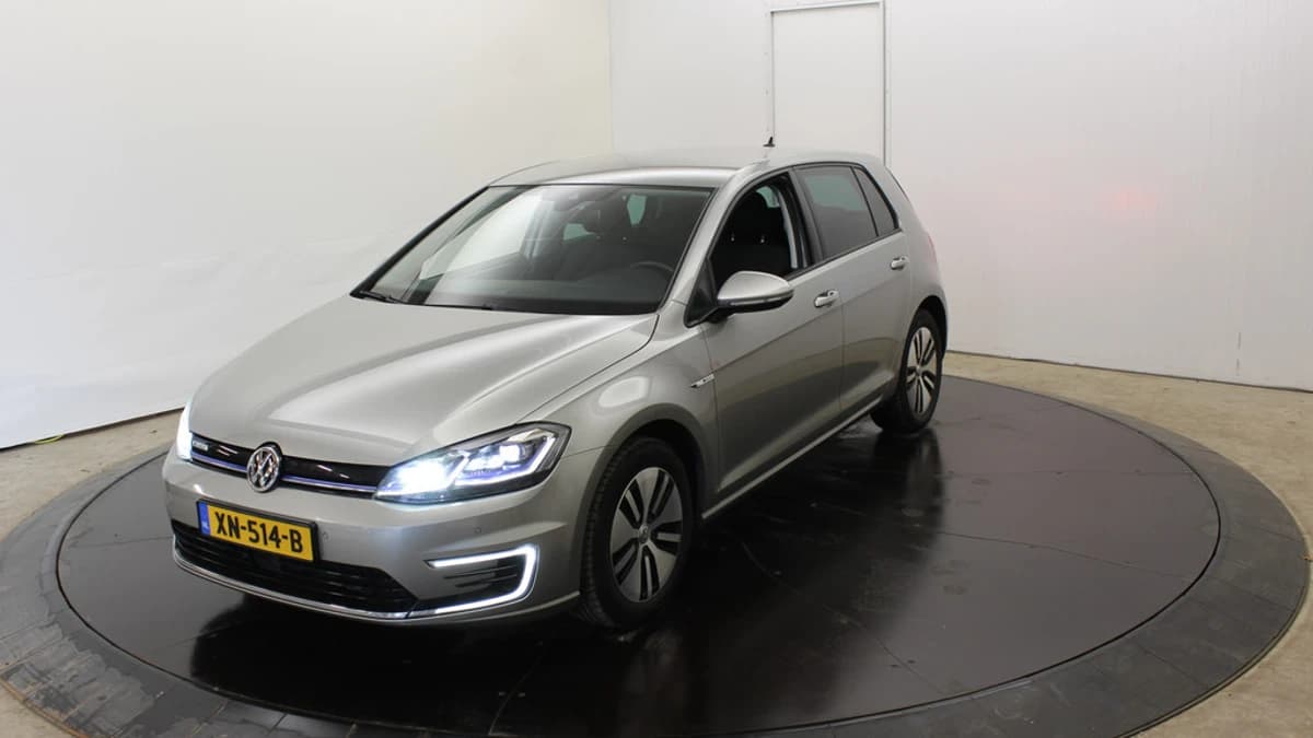 Volkswagen E-Golf 100KW 136PK SOH 100% Camera Warmtepomp Virtual Disc Pro Groot Navi Dodeh detectie — foto 1