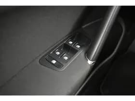 Volkswagen E-Golf 100KW 136PK SOH 100% Camera Warmtepomp Virtual Disc Pro Groot Navi Dodeh detectie thumbnail 33