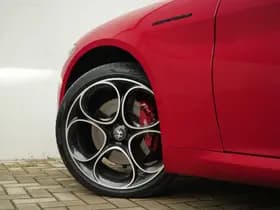 Alfa Romeo Giulia 2.0 Turbo 280 PK Competizione Q4 AWD | Pano | Veloce | 19" VERKOCHT thumbnail 26