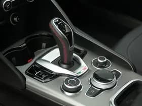 Alfa Romeo Giulia 2.0 Turbo 280 PK Competizione Q4 AWD | Pano | Veloce | 19" VERKOCHT thumbnail 32