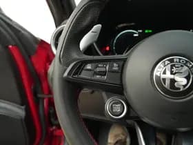 Alfa Romeo Giulia 2.0 Turbo 280 PK Competizione Q4 AWD | Pano | Veloce | 19" VERKOCHT thumbnail 39