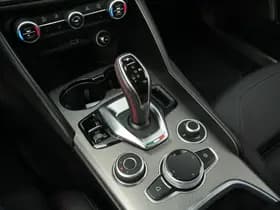 Alfa Romeo Giulia 2.0 Turbo 280 PK Competizione Q4 AWD | Pano | Veloce | 19" VERKOCHT thumbnail 44