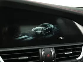 Alfa Romeo Giulia 2.0 Turbo 280 PK Competizione Q4 AWD | Pano | Veloce | 19" VERKOCHT thumbnail 47