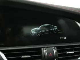 Alfa Romeo Giulia 2.0 Turbo 280 PK Competizione Q4 AWD | Pano | Veloce | 19" VERKOCHT thumbnail 48