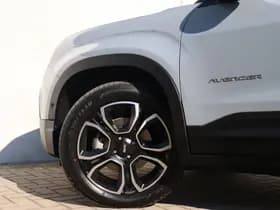 Jeep Avenger 1.2 e-Hybrid Summit | Navi | JBL | Camera | Winter | 18" thumbnail 9