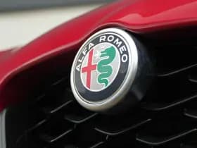 Alfa Romeo Giulia 2.0 Turbo 280 PK Competizione Q4 AWD | Pano | Veloce | 19" VERKOCHT thumbnail 17